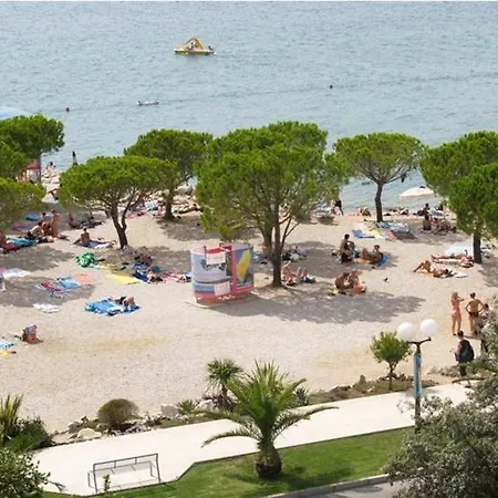 Dora Apartament *